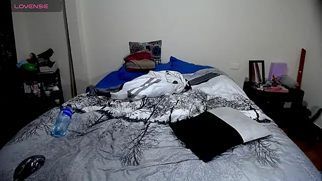 Violet Bosh online show from 10/06/25, 02:58