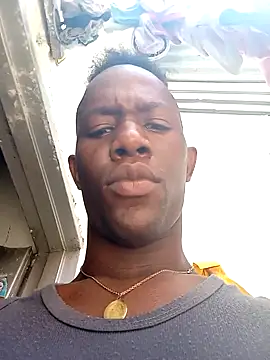 Snapshot of fresita346 chatting on 10/26/25, 04:24 fresita346 online show from 10/26/25, 04:24