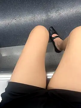 xiaoyuan01 online show from 10/04/25, 08:12