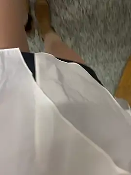 xiaoyuan01 online show from 10/29/25, 06:59