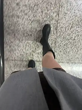 xiaoyuan01 online show from 10/30/25, 03:41