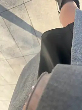 xiaoyuan01 online show from 11/22/25, 01:15