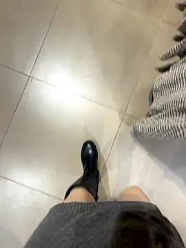 xiaoyuan01 online show from 11/23/25, 02:11