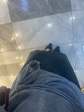 xiaoyuan01 online show from 11/27/25, 02:57