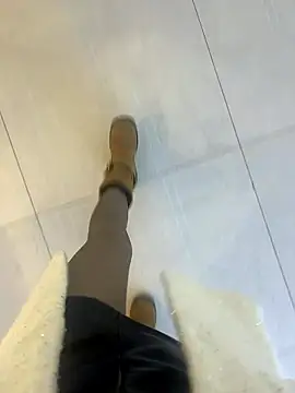 xiaoyuan01 online show from 03/23/26, 02:04