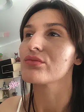 Snapshot of NikaSwan2831 chatting on 09/18/25, 09:11 NikaSwan2831 online show from 09/18/25, 09:11