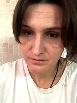 Snapshot of NikaSwan2831 chatting on 10/21/25, 01:12 NikaSwan2831 online show from 10/21/25, 01:12