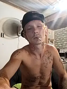 Snapshot of mastertrap chatting on 09/25/25, 06:50 mastertrap online show from 09/25/25, 06:50