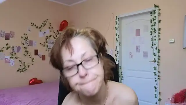 Snapshot of Ronda_Roni chatting on 04/11/26, 11:25 Ronda Roni online show from 04/11/26, 11:25