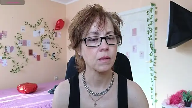 Snapshot of Ronda_Roni chatting on 04/15/26, 05:25 Ronda Roni online show from 04/15/26, 05:25