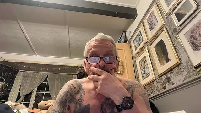 poggles online show from 03/03/26, 08:48