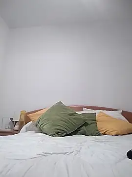 agustinalatina online show from 10/13/25, 07:47