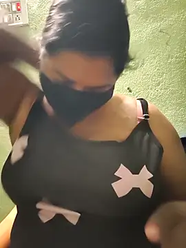 Liyaa 24 online show from 02/17/26, 04:57