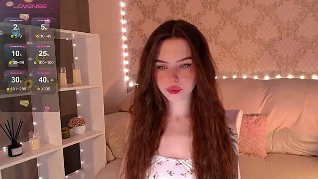 Snapshot of HolyMiax chatting on 07/20/26, 03:43 HolyMiax online show from 07/20/26, 03:43