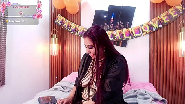 EmmaJhomson online show from 10/12/25, 09:41