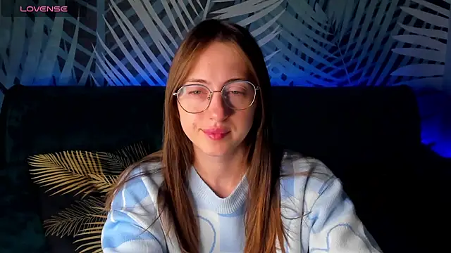 Snapshot of ChristyCrayme chatting on 10/04/25, 10:08 ChristyCrayme online show from 10/04/25, 10:08