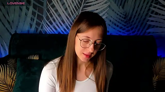 ChristyCrayme online show from 11/22/25, 10:20