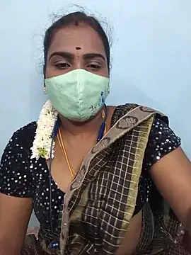 Snapshot of Tamil_riyalini12 chatting on 08/06/26, 12:40 Tamil riyalini12 online show from 08/06/26, 12:40