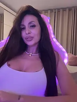 LunaBex online show from 10/02/25, 05:09