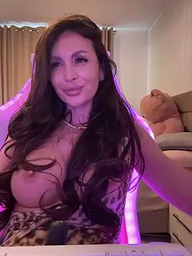 LunaBex online show from 10/11/25, 06:23