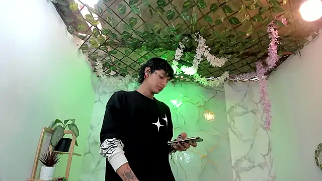 Bastian boyshot77 online show from 04/20/26, 07:15