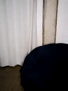 Snapshot of chocolatehotwife chatting on 02/04/26, 01:44 chocolatehotwife online show from 02/04/26, 01:44