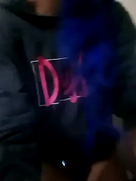 Snapshot of famousfox-69 chatting on 09/09/25, 09:03 famousfox-69 online show from 09/09/25, 09:03