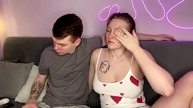 julielourens online show from 11/26/25, 07:20