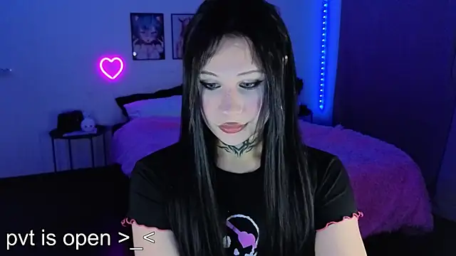 Snapshot of your_little_eva chatting on 09/22/25, 09:06 your little eva online show from 09/22/25, 09:06