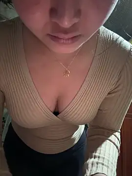 chenyu0308 online show from 12/04/25, 05:17