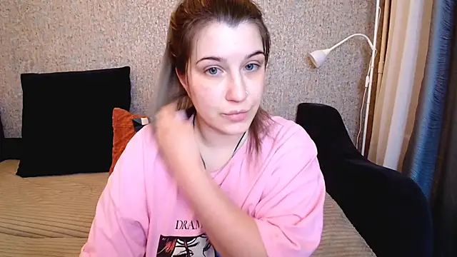 Snapshot of CherryZlata chatting on 12/19/25, 06:37 CherryZlata online show from 12/19/25, 06:37