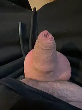 Snapshot of PenisForBoysAndGirls chatting on 11/21/25, 10:14 PenisForBoysAndGirls online show from 11/21/25, 10:14