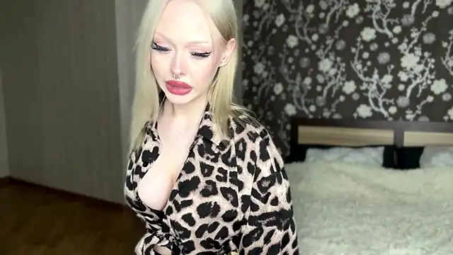 demilodge online show from 12/21/25, 01:40