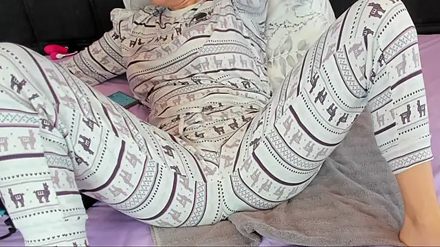 Horny mommy online show from 01/29/25, 09:33