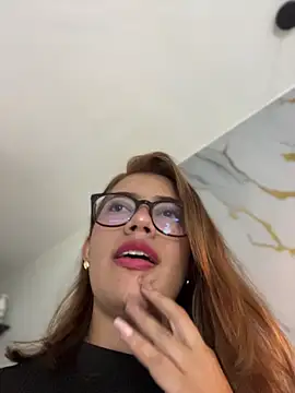 sara calderon online show from 11/14/25, 01:32