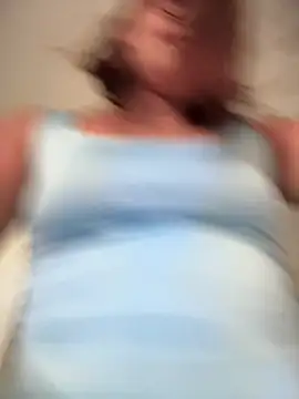 sara calderon online show from 04/18/26, 01:37