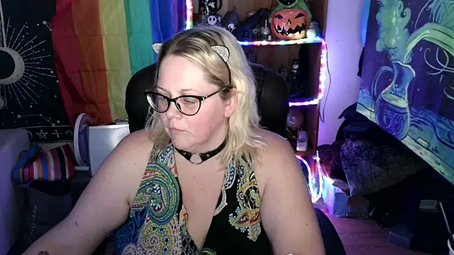Snapshot of Kinky_Witch chatting on 06/24/26, 09:25 Kinky Witch online show from 06/24/26, 09:25