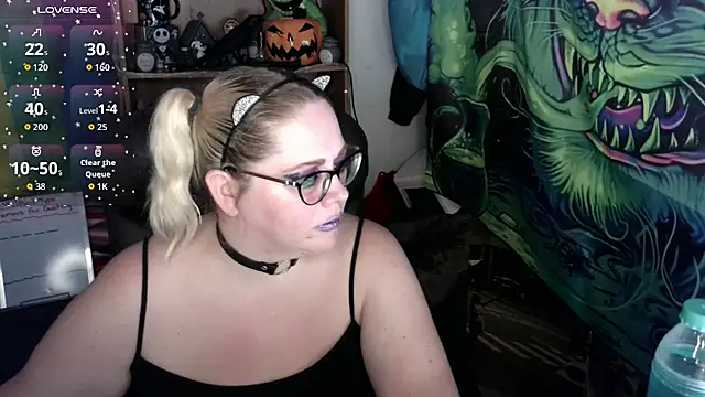 Snapshot of Kinky_Witch chatting on 07/14/26, 04:34 Kinky Witch online show from 07/14/26, 04:34