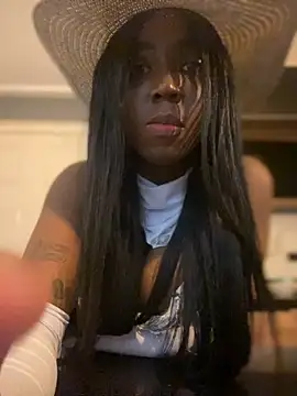 Alexia 24 online show from 11/01/25, 03:30