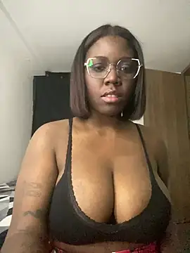 Snapshot of Alexia_24 chatting on 05/24/26, 05:12 Alexia 24 online show from 05/24/26, 05:12