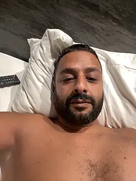 anaahmed30 online show from 12/04/25, 10:29