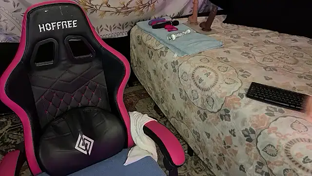 BossMomma0387 online show from 10/31/25, 02:23