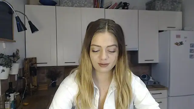 BuffyxLUST online show from 11/12/25, 08:04