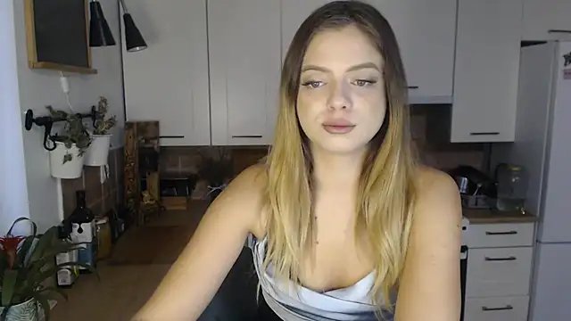 BuffyxLUST online show from 12/04/25, 08:23