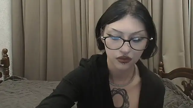 Susie su online show from 05/15/26, 04:03