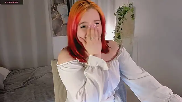 lunaalli online show from 04/11/26, 09:41