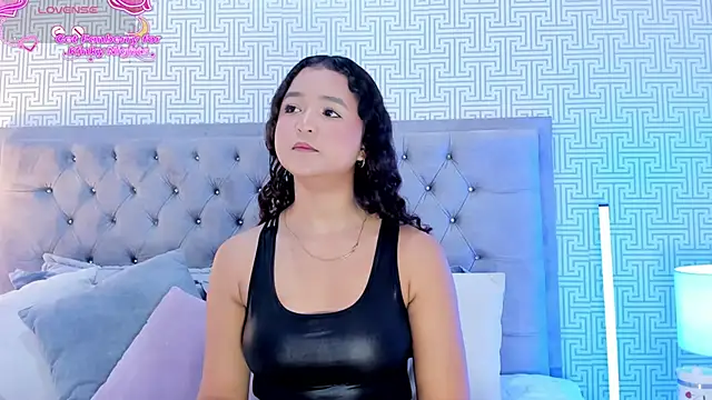 Evaa Lunna  online show from 11/29/25, 07:06