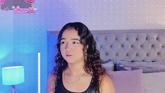 Evaa Lunna  online show from 12/20/25, 08:27