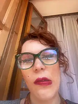 Snapshot of refem9 chatting on 07/17/26, 11:17 refem9 online show from 07/17/26, 11:17
