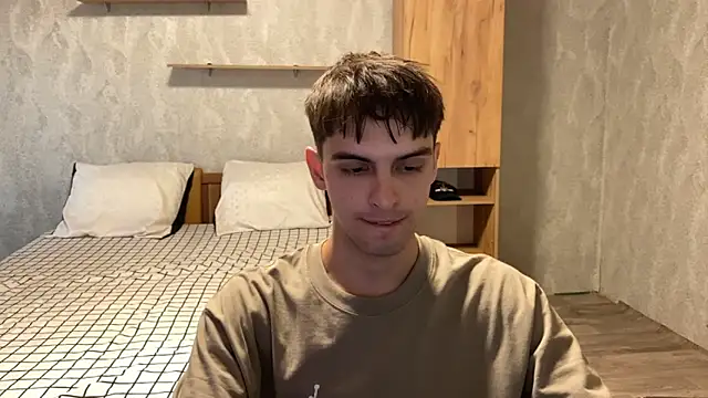 Snapshot of elliot_scott chatting on 09/09/25, 12:26 elliot scott online show from 09/09/25, 12:26